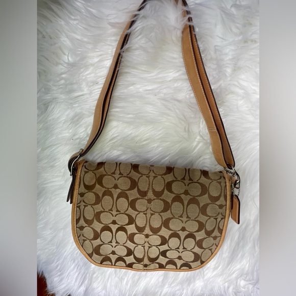 COACH crossbody - Picture 3 of 7